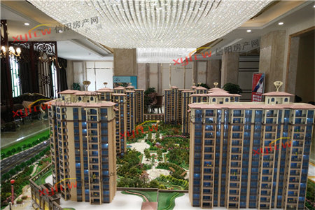 出售市中龙庭居银座3室2厅2卫132平简单装修