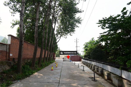 圣水花园一楼103平三室精装带车库79万可按揭